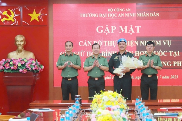 Chia sẻ của những cán bộ Công an đầu tiên đến Cộng hoà Trung Phi làm nhiệm vụ gìn giữ hòa bình