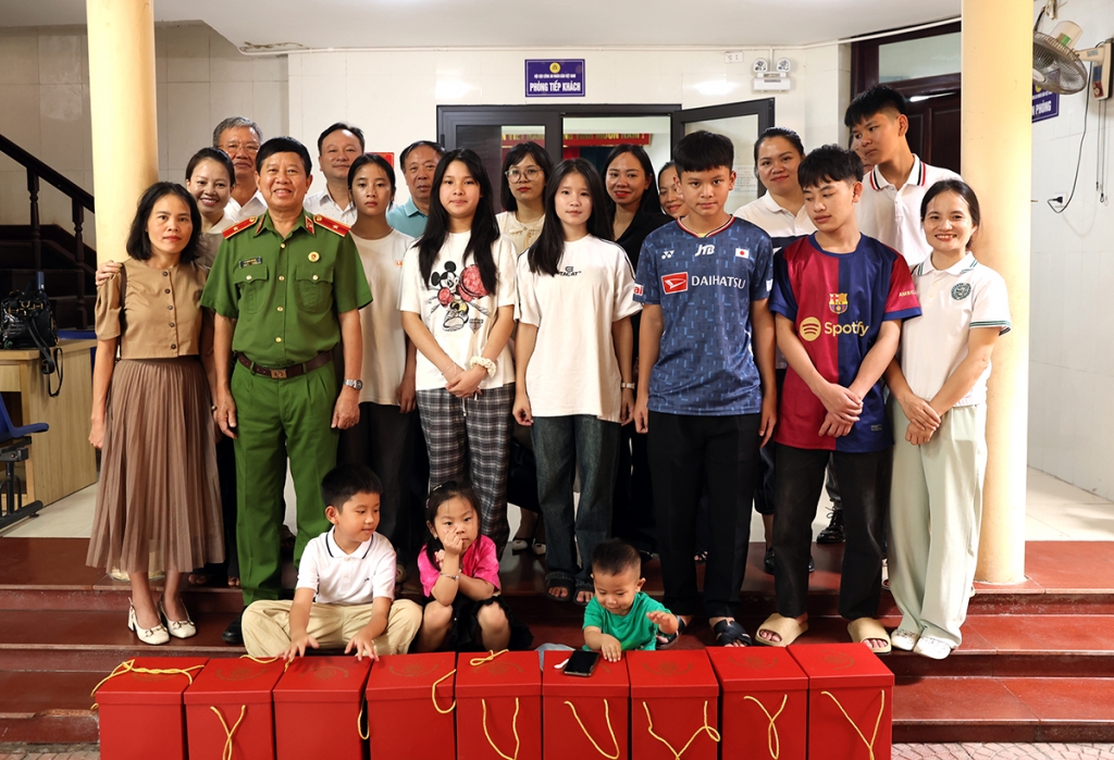 Tri ân con em Liệt sĩ CAND nhân kỷ niệm 78 năm Ngày Thương binh – Liệt sĩ