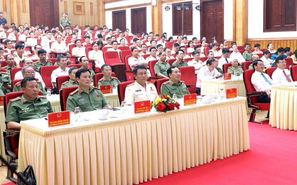 Tuyến đầu thầm lặng, điểm tựa bình yên