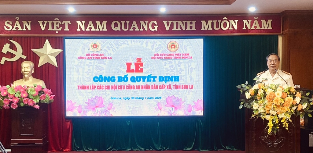 Sơn La: Công bố quyết định thành lập 62 Chi hội Cựu CAND cấp xã Sơn La: Công bố quyết định thành lập 62 Chi hội Cựu CAND cấp xã