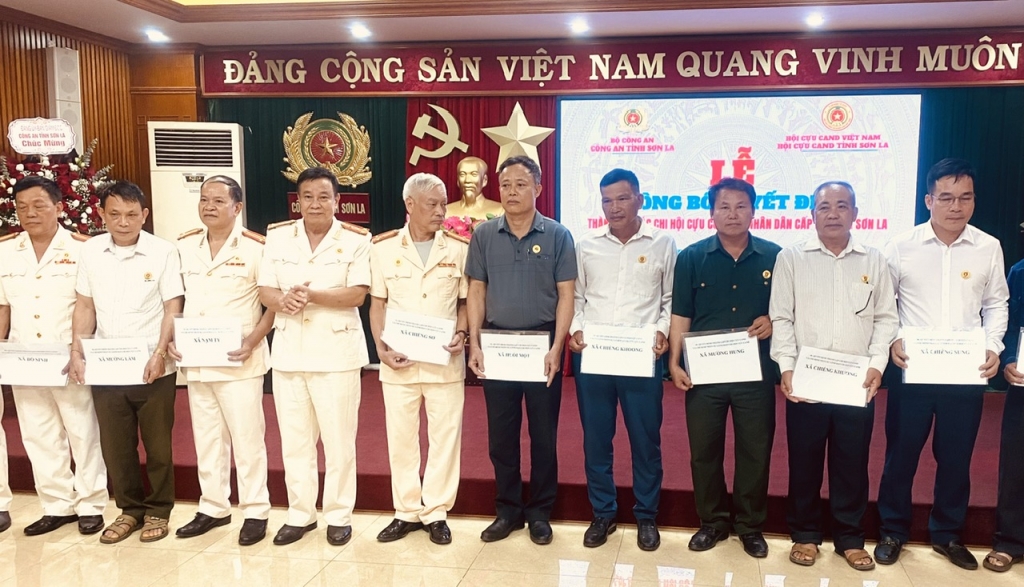 Sơn La: Công bố quyết định thành lập 62 Chi hội Cựu CAND cấp xã