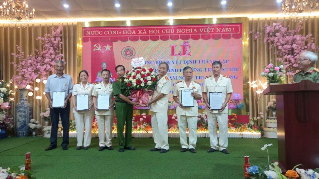 Ninh Bình: Thành lập Chi hội Cựu CAND phường Trường Thi sau sáp nhập đơn vị hành chính