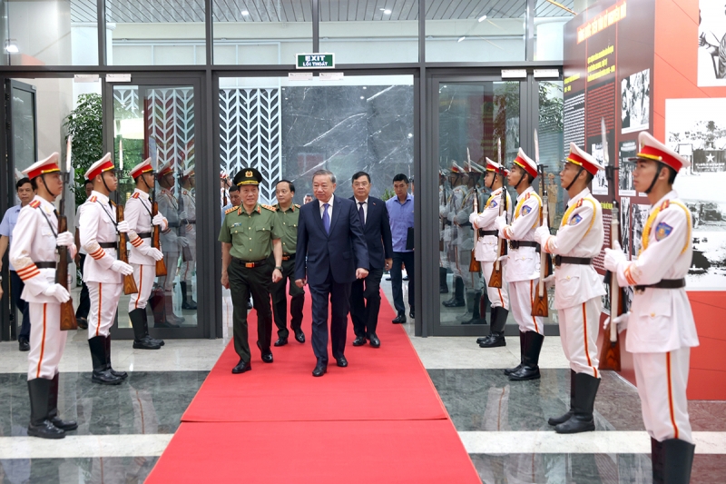 Tổng Bí thư Tô Lâm gặp mặt thân mật điển hình tiên tiến Đại hội Thi đua Vì an ninh Tổ quốc