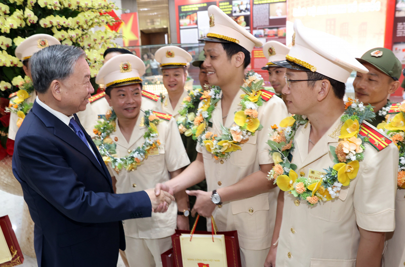 Tổng Bí thư: Đưa thi đua vào công việc hằng ngày, để mỗi CBCS đều có sáng kiến, hành động -1