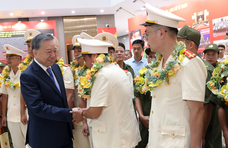 Tổng Bí thư: Đưa thi đua vào công việc hằng ngày, để mỗi CBCS đều có sáng kiến, hành động -2