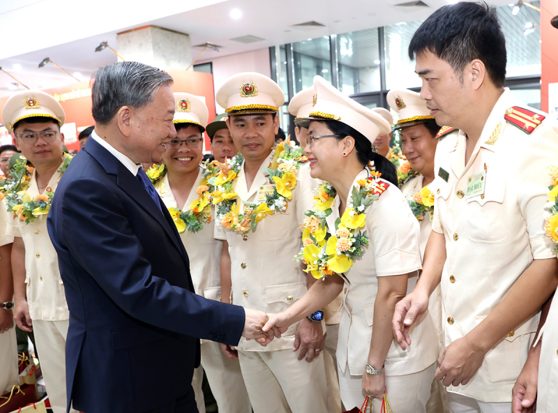 Tổng Bí thư: Đưa thi đua vào công việc hằng ngày, để mỗi CBCS đều có sáng kiến, hành động -3