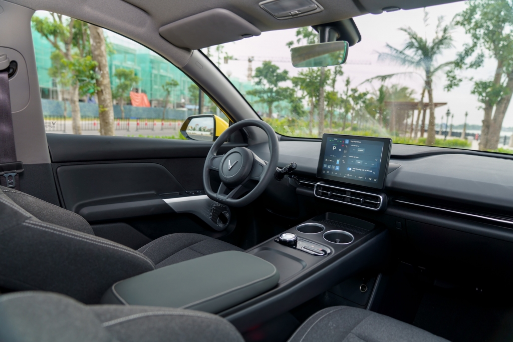 VinFast tung mẫu xe 7 chỗ hoàn toàn mới Limo Green ra thị trường