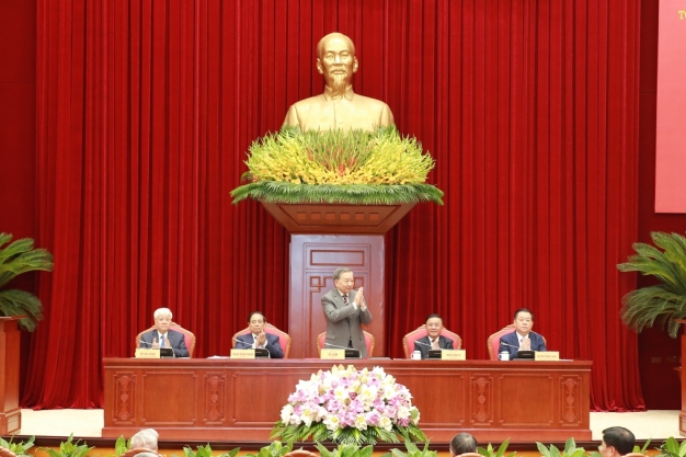 Tổng Bí thư Tô Lâm gặp mặt trí thức, nhà khoa học, văn nghệ sĩ