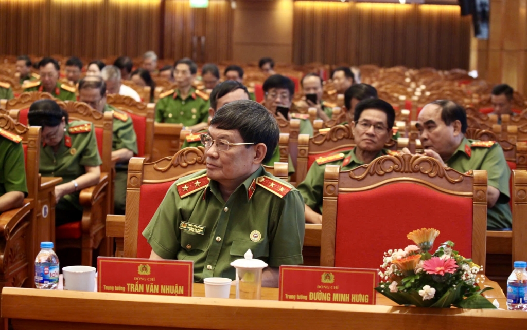 Phát huy vai trò Hội Cựu CAND trong xây dựng phong trào Toàn dân bảo vệ bảo vệ an ninh Tổ quốc Phát huy vai trò Hội Cựu CAND trong xây dựng phong trào Toàn dân bảo vệ bảo vệ an ninh Tổ quốc