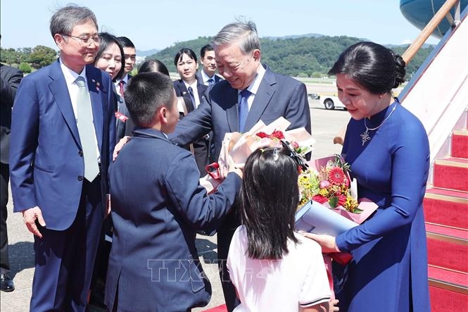 Tổng Bí thư Tô Lâm và Phu nhân đến thủ đô Seoul, bắt đầu thăm cấp Nhà nước Đại Hàn Dân Quốc