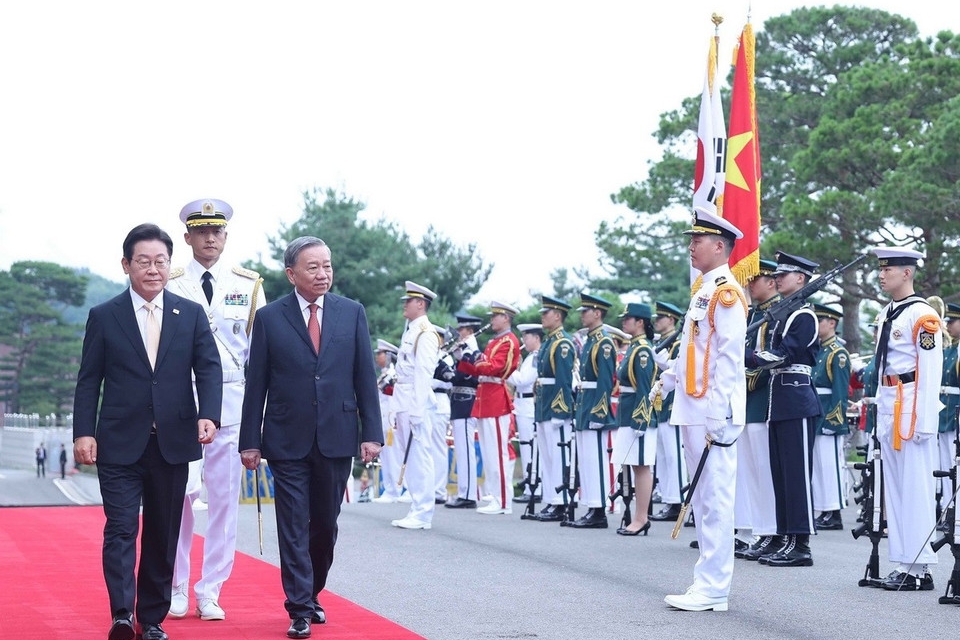 21 loạt đại bác chào mừng Tổng Bí thư Tô Lâm và phu nhân thăm cấp Nhà nước Hàn Quốc