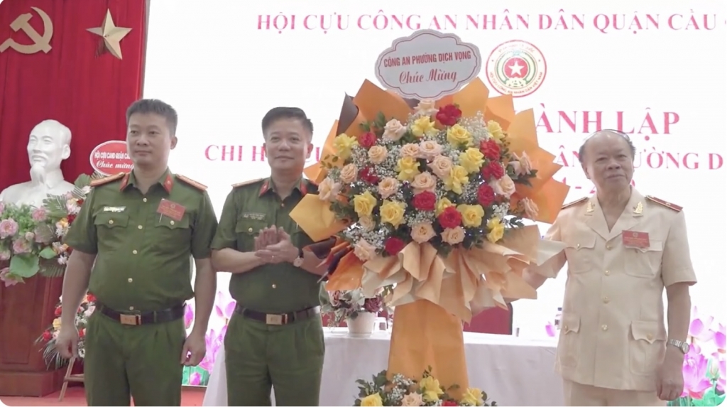 Chi hội Cựu CAND phường Dịch Vọng: Một năm xây dựng, đoàn kết và cống hiến