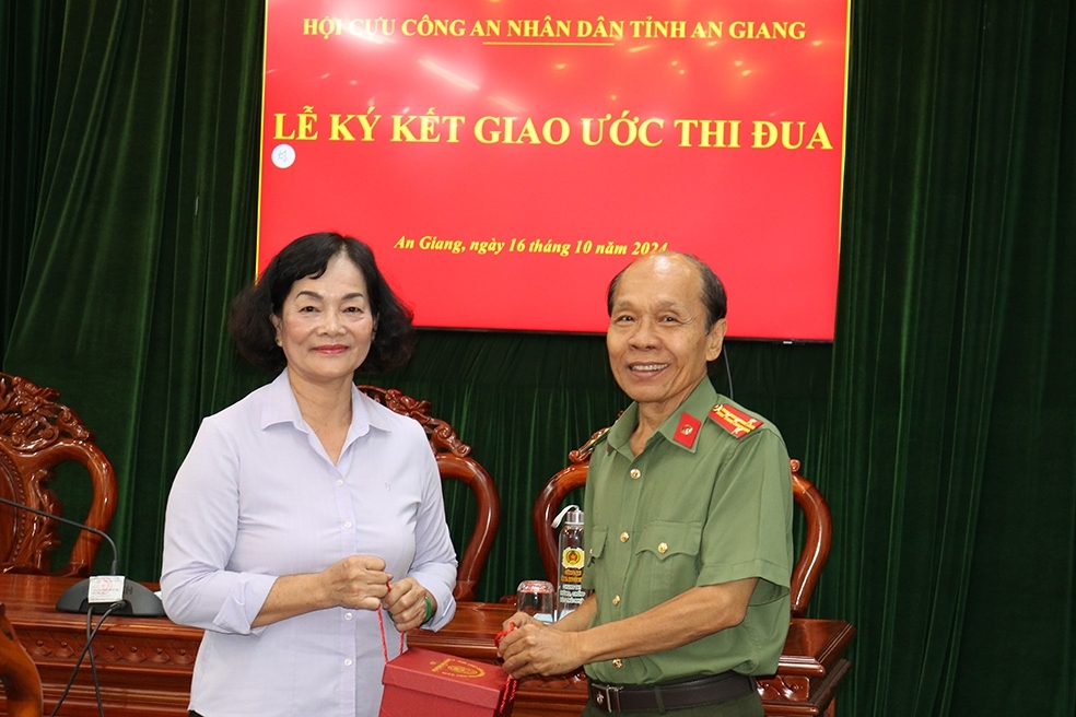 Nữ hội viên cựu CAND huyện Phú Tân, An Giang nổi bật trong công tác an sinh xã hội và từ thiện