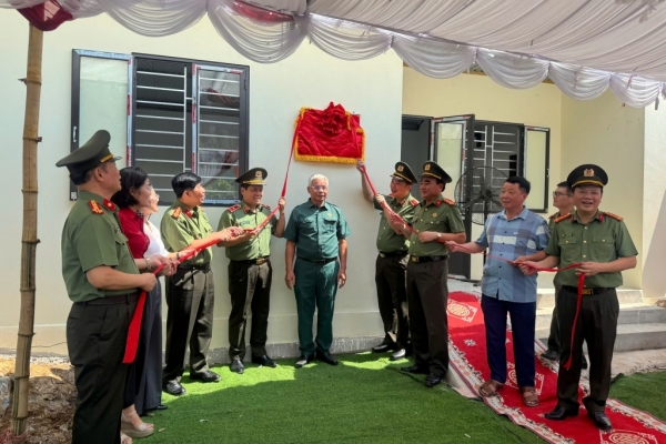Lạng Sơn: Bàn giao căn nhà "Nghĩa tình đồng đội" cho hội viên cựu CAND