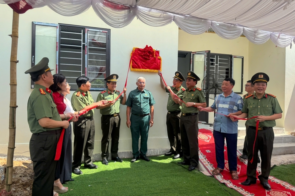 Lạng Sơn: Bàn giao căn nhà "Nghĩa tình đồng đội" cho hội viên cựu CAND