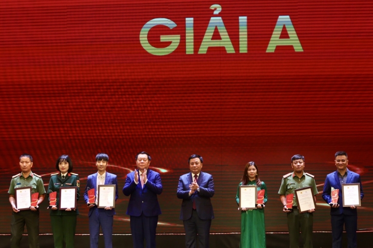 Giải báo chí toàn quốc “Vì An ninh Tổ quốc và bình yên cuộc sống” giai đoạn 2023 – 2025: Tôn vinh các nhà báo “tâm son, bút sắc”