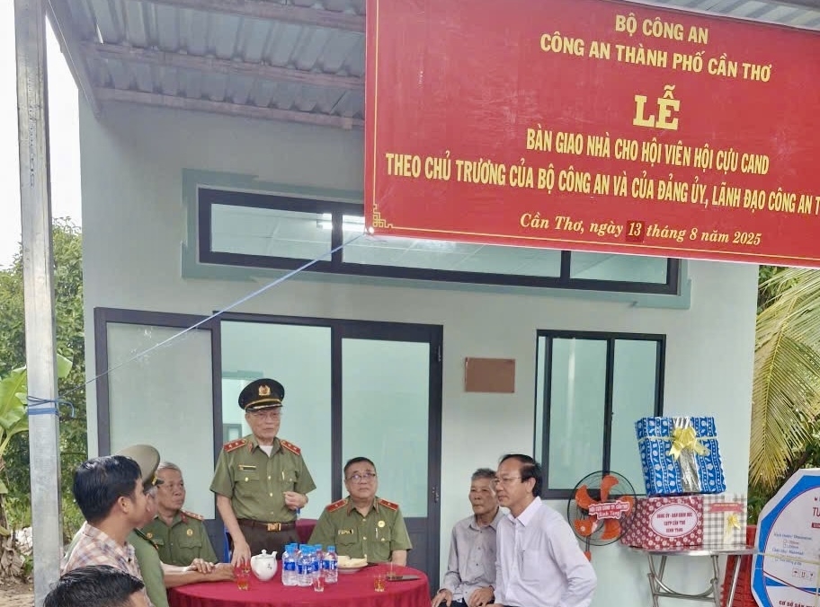 Bàn giao căn nhà 