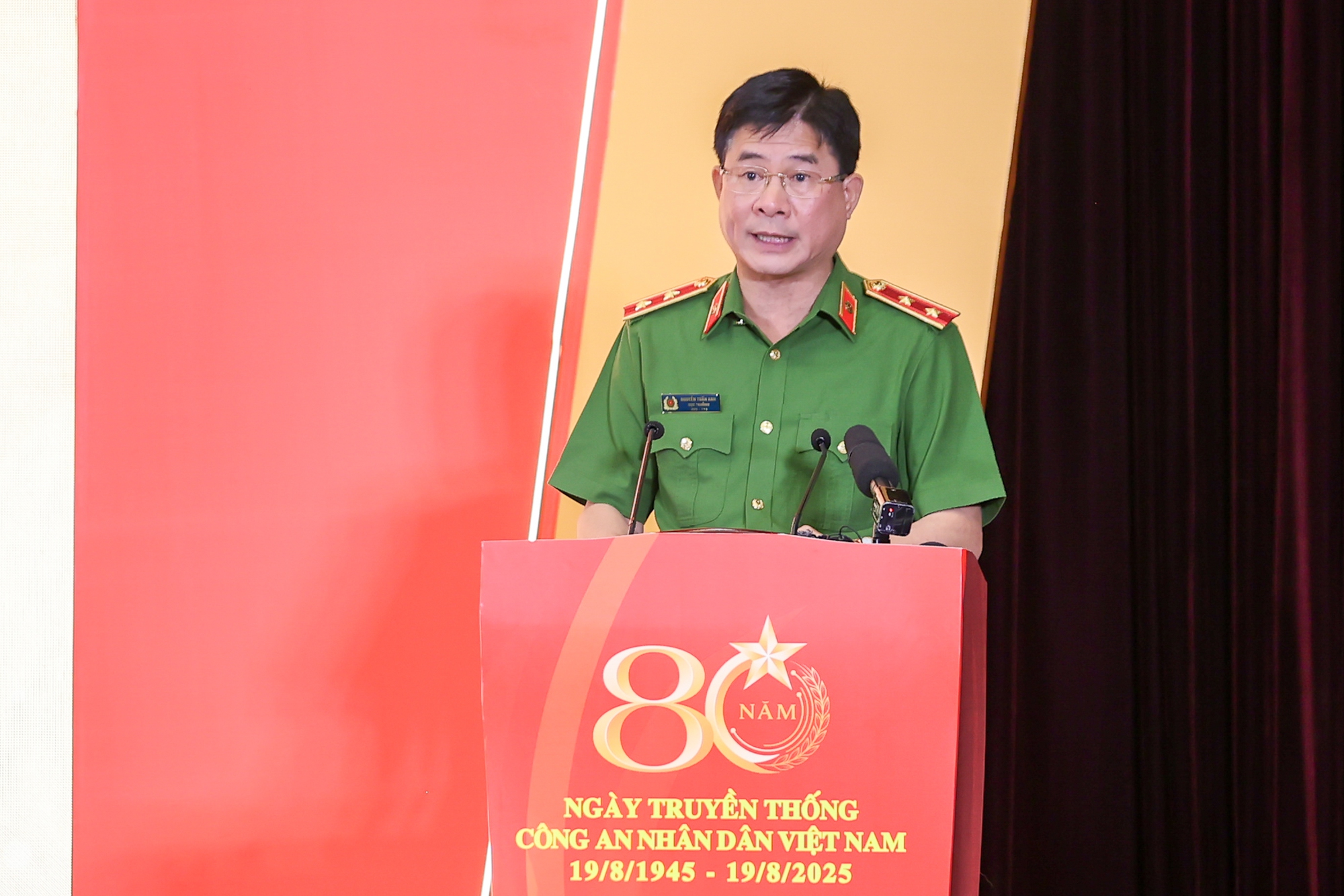 Thủ tướng: Xây dựng văn hóa phòng cháy, chữa cháy, phòng chống thiên tai, nâng cao kỹ năng cứu nạn, cứu hộ trong toàn dân- Ảnh 6. Thủ tướng: Xây dựng văn hóa phòng cháy, chữa cháy, phòng chống thiên tai, nâng cao kỹ năng cứu nạn, cứu hộ trong toàn dân- Ảnh 6.