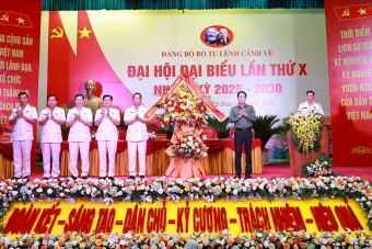 Chủ động, sáng tạo, sẵn sàng xả thân vì sự nghiệp bảo vệ Đảng và Lãnh tụ