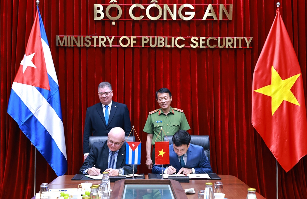 Bộ Công an Việt Nam và Bộ Nội vụ Cuba thúc đẩy hợp tác toàn diện, sâu sắc