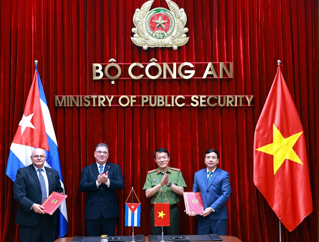 Bộ Công an Việt Nam và Bộ Nội vụ Cuba thúc đẩy hợp tác toàn diện, sâu sắc