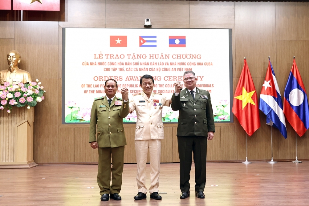 Dấu ấn quan hệ đặc biệt Việt Nam – Lào – Cuba trong ngày hội truyền thống CAND