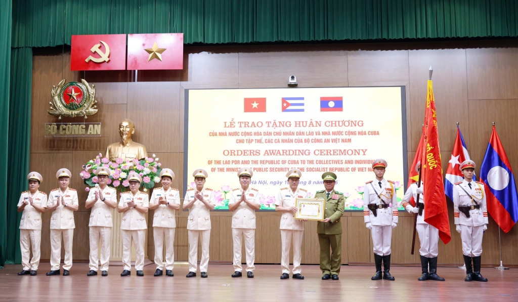 Dấu ấn quan hệ đặc biệt Việt Nam – Lào – Cuba trong ngày hội truyền thống CAND