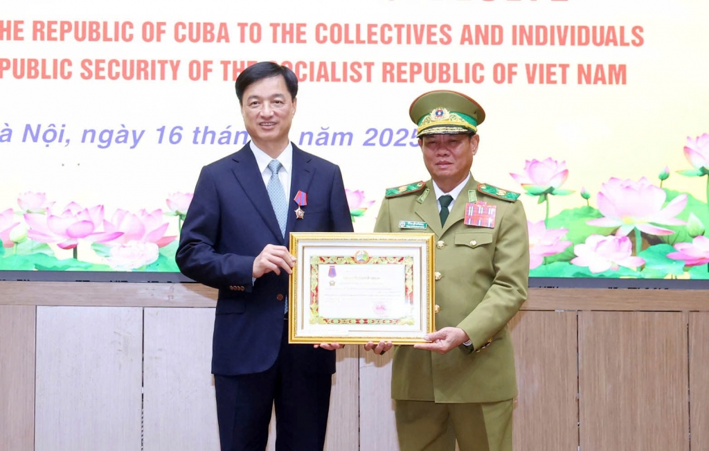 Dấu ấn quan hệ đặc biệt Việt Nam – Lào – Cuba trong ngày hội truyền thống CAND