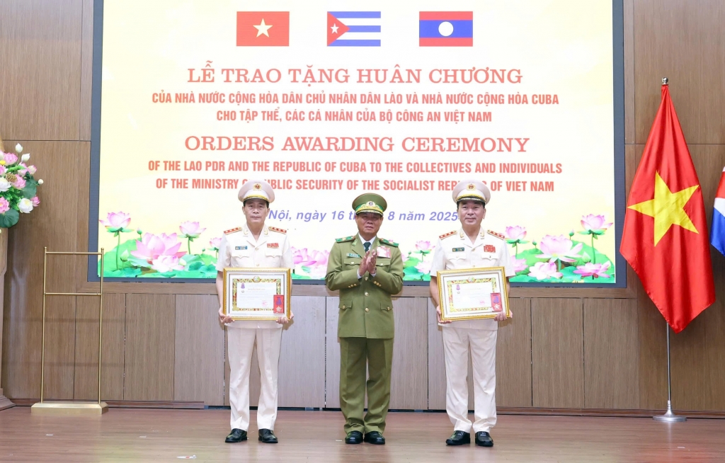Dấu ấn quan hệ đặc biệt Việt Nam – Lào – Cuba trong ngày hội truyền thống CAND