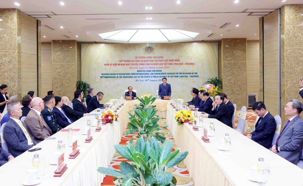 Đẩy mạnh hợp tác với cơ quan thực thi pháp luật các nước