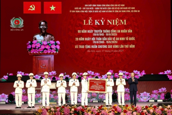 Lực lượng CAND vinh dự đón nhận Huân chương Sao Vàng lần thứ 5