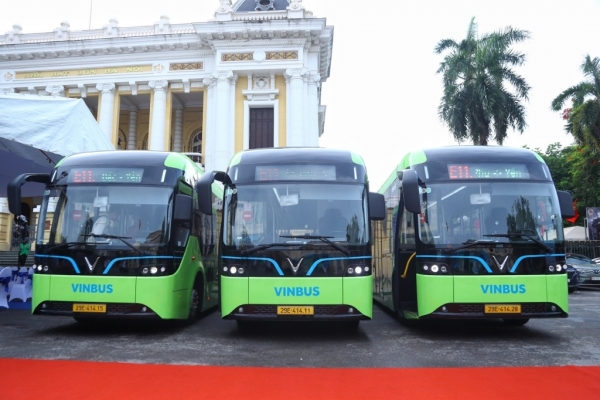 Tuyến buýt E11 miễn phí phục vụ người dân tham quan điểm du lịch nổi tiếng của Thủ đô