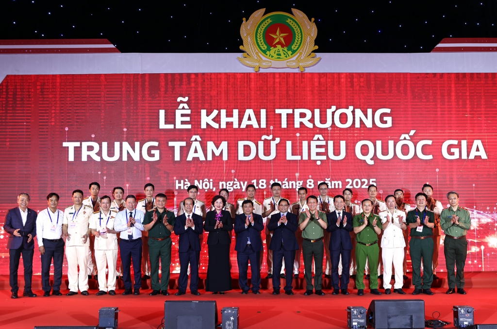 Thủ tướng Chính phủ Phạm Minh Chính dự khai trương Trung tâm Dữ liệu quốc gia số 1