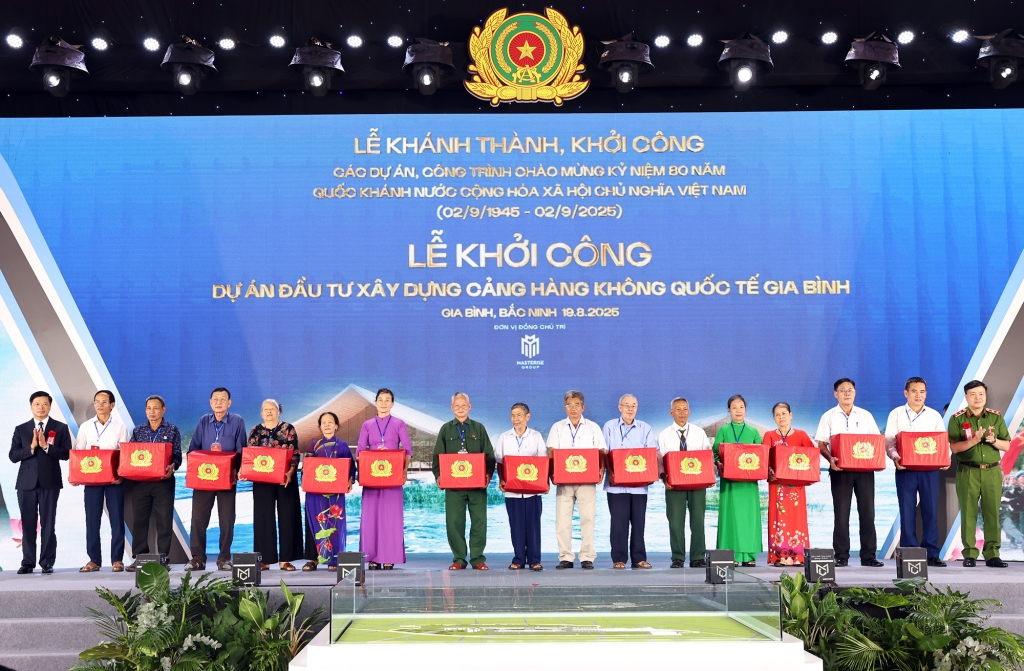 Cảng hàng không quốc tế Gia Bình được định vị là sân bay lưỡng dụng chiến lược cho vùng Thủ đô