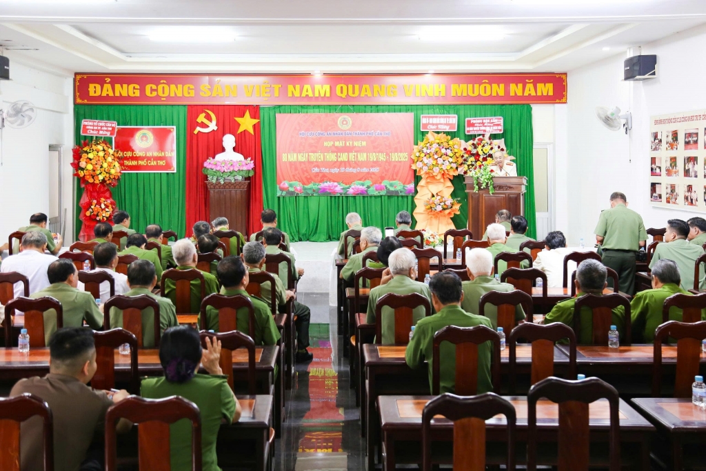 Hội Cựu CAND TP Cần Thơ họp mặt chào mừng niệm 80 năm Ngày truyền thống CAND Việt Nam