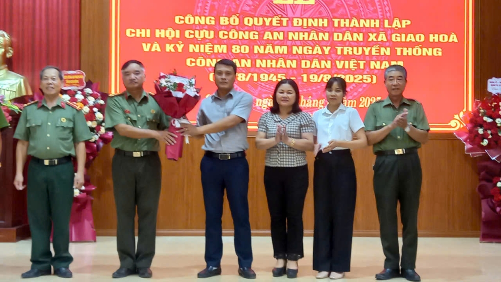 Ninh Bình: Công bố quyết định thành lập Chi hội Cựu CAND xã Giao Hòa