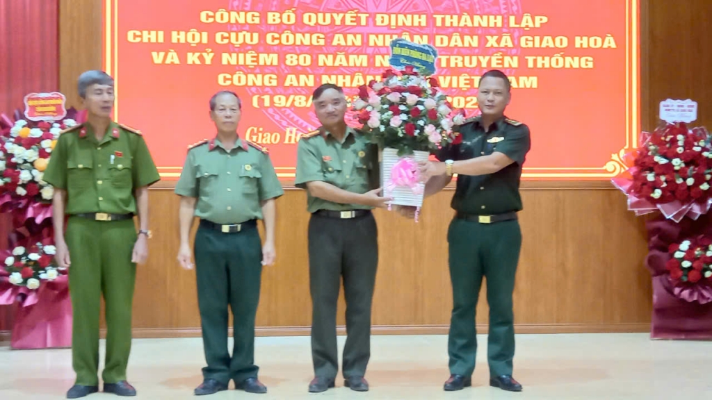 Ninh Bình: Công bố quyết định thành lập Chi hội Cựu CAND xã Giao Hòa