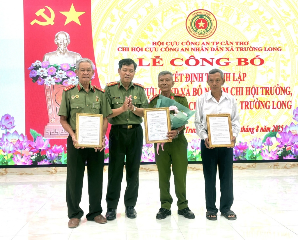 Cần Thơ: Công bố quyết định lập Chi hội Cựu CAND xã Trường Long Cần Thơ: Công bố quyết định lập Chi hội Cựu CAND xã Trường Long