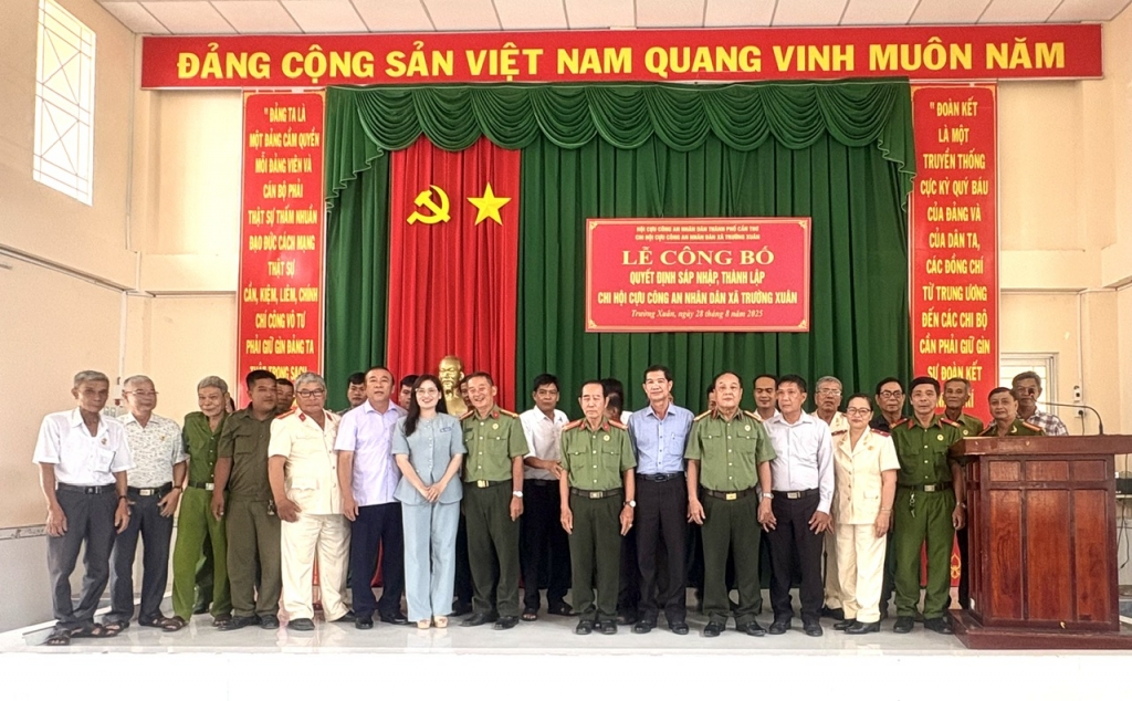 Cần Thơ: Công bố quyết định thành lập Chi hội Cựu CAND xã Trường Xuân Cần Thơ: Công bố quyết định thành lập Chi hội Cựu CAND xã Trường Xuân