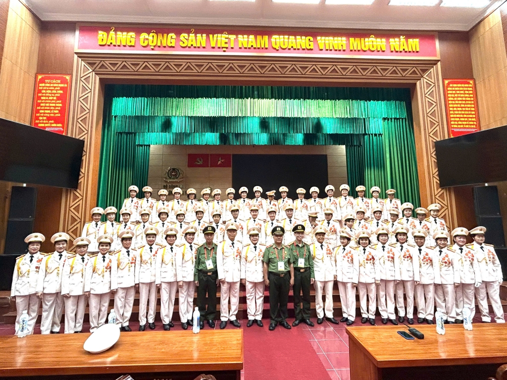 Khối Cựu CAND Việt Nam quyết tâm hoàn thành xuất sắc nhiệm vụ A80 tại Lễ Quốc khánh Khối Cựu CAND Việt Nam quyết tâm hoàn thành xuất sắc nhiệm vụ A80 tại Lễ Quốc khánh