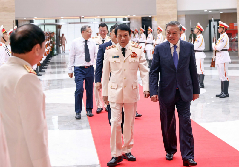 Trang trọng Lễ truy tặng danh hiệu Anh hùng Lực lượng vũ trang nhân dân cho cố Bộ trưởng Bùi Thiện Ngộ -0