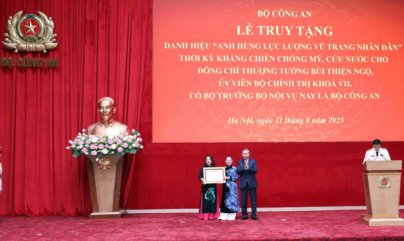 Trang trọng Lễ truy tặng danh hiệu Anh hùng Lực lượng vũ trang nhân dân cho cố Bộ trưởng Bùi Thiện Ngộ -0