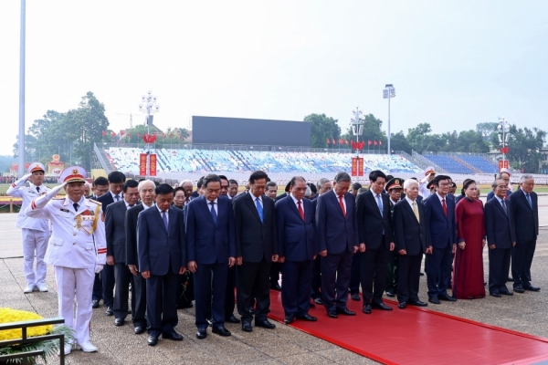 Lãnh đạo Đảng, Nhà nước, Bộ Công an viếng Chủ tịch Hồ Chí Minh và các Anh hùng liệt sĩ
