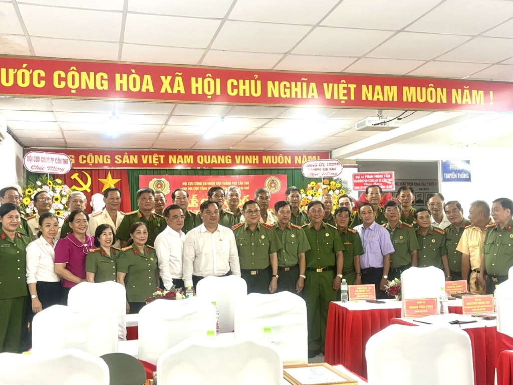 Cần Thơ: Công bố quyết định thành lập Chi hội Cựu CAND phường Cái Khế