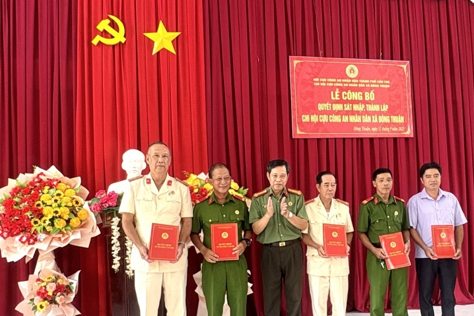 Cần Thơ: Công bố quyết định thành lập Chi hội Cựu CAND xã Đông Thuận