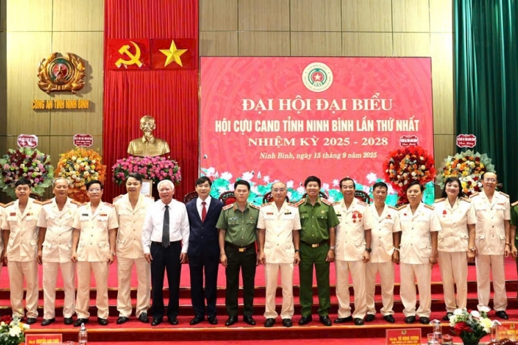 Thống nhất, vững mạnh, tích cực đóng góp vào sự nghiệp xây dựng và bảo vệ Tổ quốc