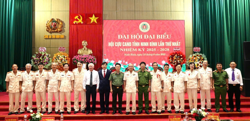 Thống nhất, vững mạnh, tích cực đóng góp vào sự nghiệp xây dựng và bảo vệ Tổ quốc
