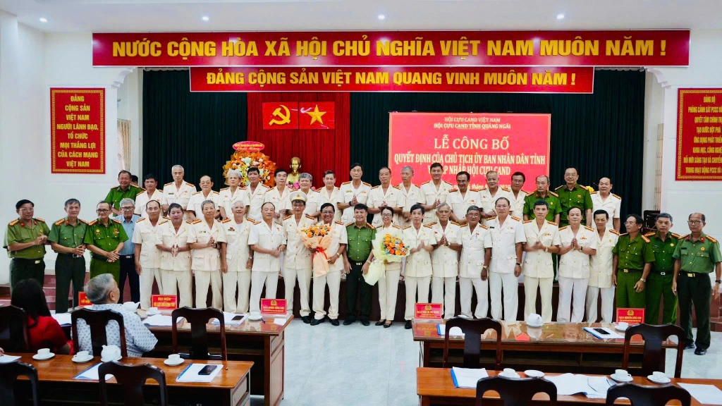 Công bố quyết định sáp nhập Hội Cựu CAND tỉnh Quảng Ngãi