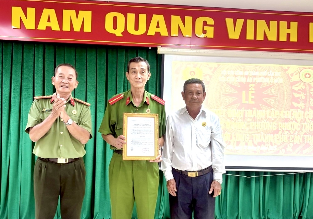 Cần Thơ: Công bố quyết định thành lập 3 Chi hội CAND phường