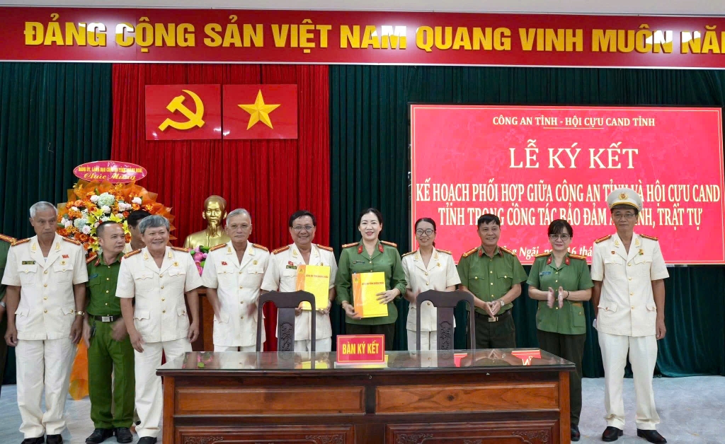 Quảng Ngãi: Ký kết quy chế phối hợp gữa Công an tỉnh và Hội Cựu CAND tỉnh